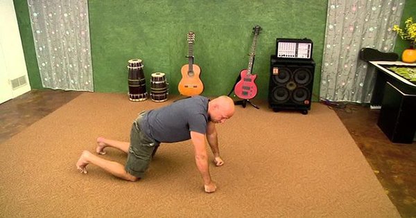 Вот что нужно делать, если ты подавился. Прием, который спасет тебе жизнь!