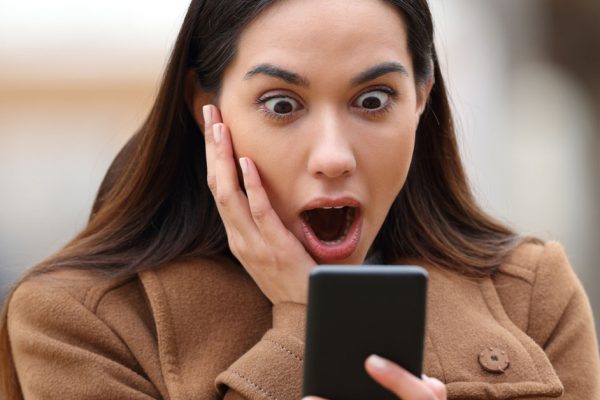 Мне надоело ждать, пока мой мужчина признается во всём жене, потому я решила позвонить ей сама