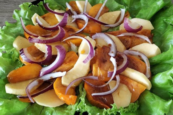 Зимний салат с хурмой специально для Белого Металлического Быка