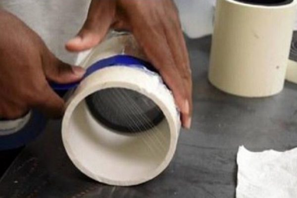 Зачем распиливать ПВХ-трубу всей семьей