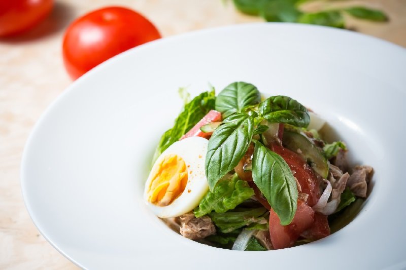 салат клубника с курицей