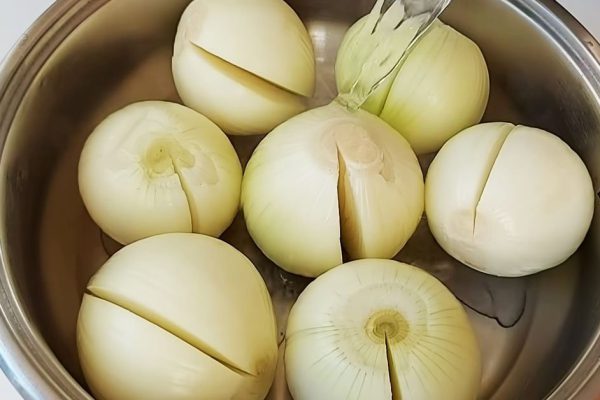 После тяжелого рабочего дня угощаю мужа лучком, а он только рад, показываю отменный способ приготовления