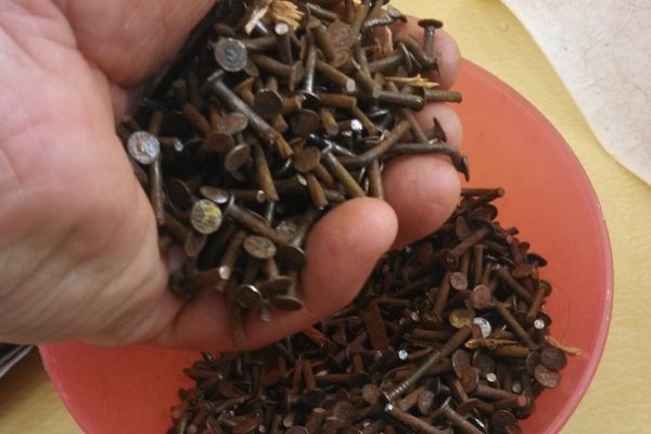 9000 гвоздей и гора старых досок для самого неожиданного результата!