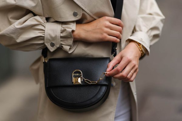 Стилист поведал, что броские вещи больше не в моде, многие богачи предпочитают тихую роскошь