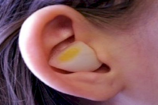 Вот что будет, если положить в ухо кусочек лука. Почему я не знал об этом раньше?
