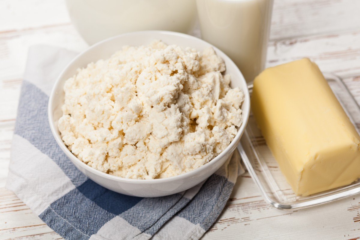 творожный десерт с клубникой