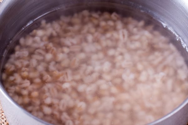 Олег изо дня в день приходил домой и ел на ужин водянистую перловку, но как-то его терпение лопнуло