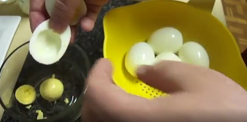 цветные яйца