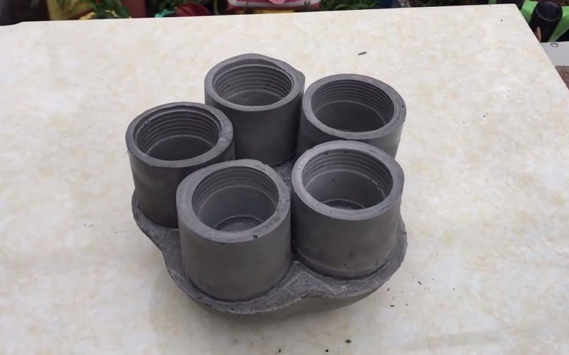 горшок для цветов белый