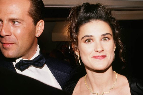 Почему Брюс Уиллис и Деми Мур уже давно не супруги, но продолжают оставаться семьей