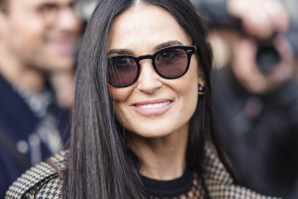 Деми Мур одной из первых снялась для глянца без лишних одежд, будучи на седьмом месяце беременности