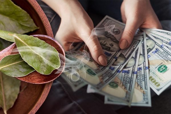 Запомни и прошепчи эту фразу, деньги тут же упадут на карту, откуда не ждешь