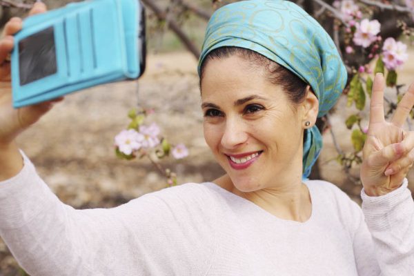 Теща была 10 лет на заработках, высылала все деньги сыну, но вернуться хочет в наш дом