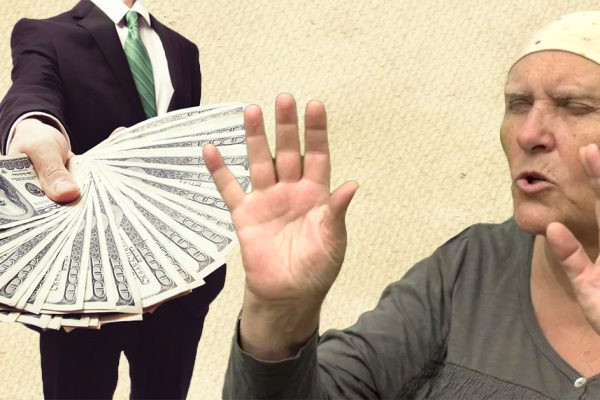 Чтобы получить щедрую прибавку к зарплате, нужно провернуть одну вещь, слепая баба Нина дурного не посоветует