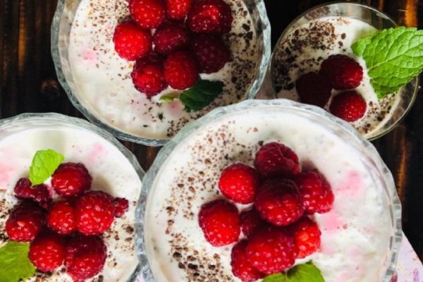 Инструкция по приготовлению малинового парфе с орехами