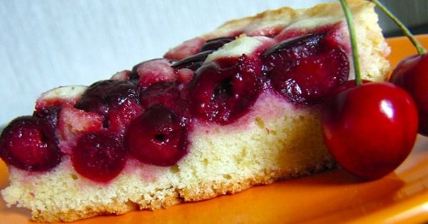 Сезон черешни в разгаре: 3 лучших десерта, которые хочется готовить снова и снова.