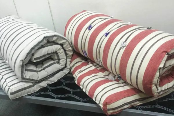 Возрождение из пепла старого ватного матраса, почти выброшенного на помойку