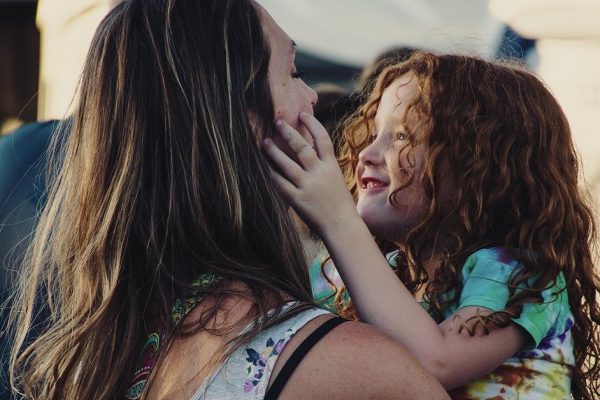 Боюсь отпускать ребенка с бывшим мужем на море, а у самой нет денег поехать