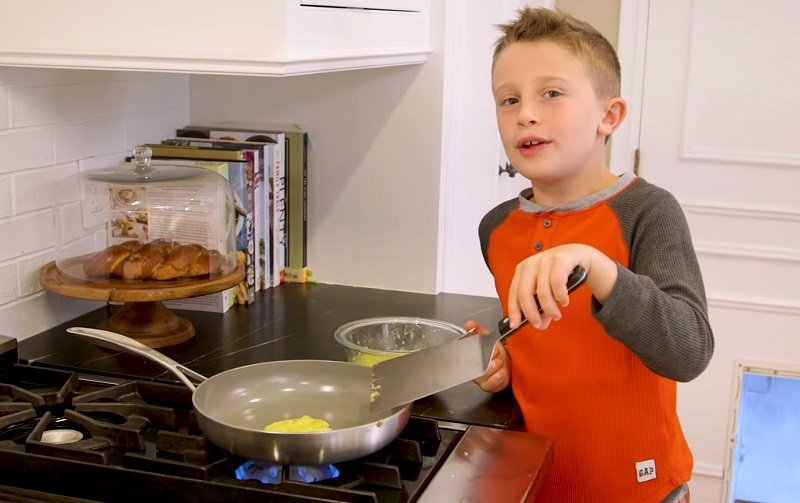 Какие блюда ребенок может приготовить самостоятельно Кулинария,Воспитание,Дети,Кухня,Продукты