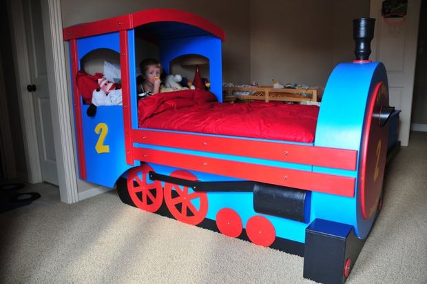 Кровать в виде паровозика