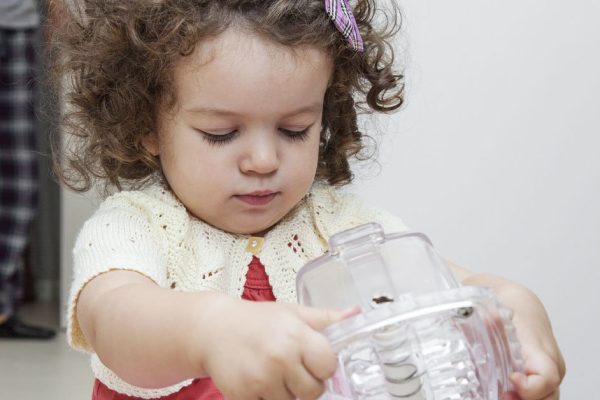 Дома у свекрови идеальный порядок, потому беспокойная внучка ей не нужна