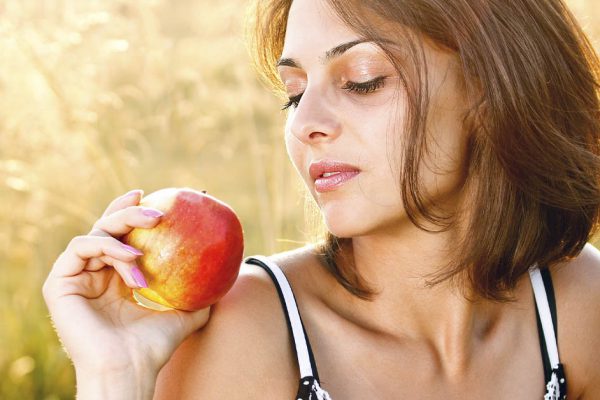 Можно ли брать еду у незнакомого человека, отвечает ведунья