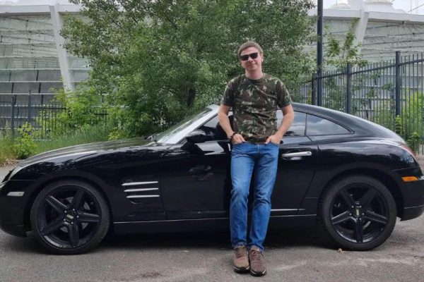 Дмитрий Комаров выставил свой любимый автомобиль на аукцион, все деньги пойдут на помощь военным