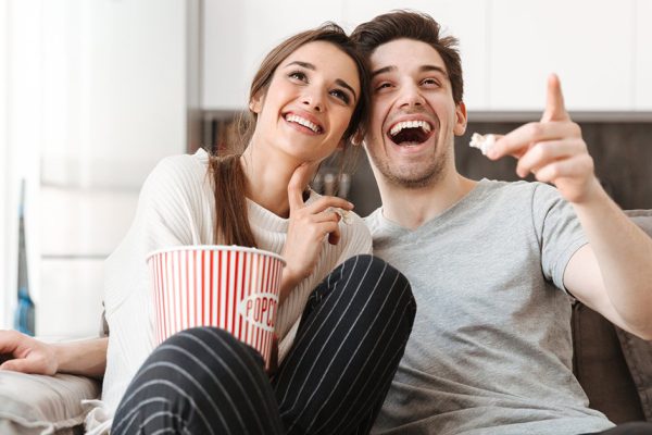 Какие фильмы поднимут настроение в самые сложные времена