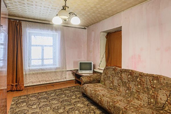 Почему человек, что хочет сдавать квартиру и не работать, уважения не вызывает