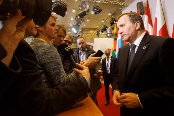 В Швеции у депутатов нет пенсий, авто и ассистентов, «бедные» слуги народа не имеют льгот