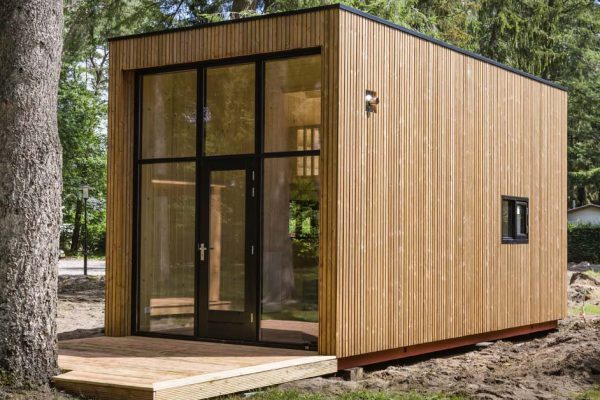 Не скворечник, а компактный дом для молодой семьи, что строится за 16 дней