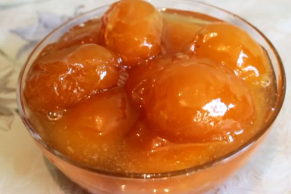 Хозяйка из Азербайджана показывает, как готовить нежнейшее абрикосовое варенье