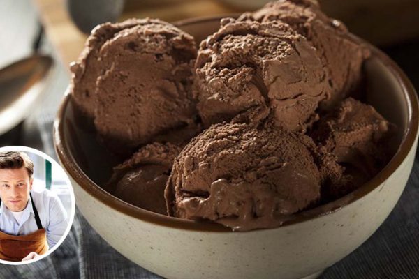 Шоколадное мороженое по рецепту жизнерадостного Джейми Оливера
