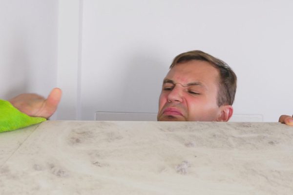 Должен ли хороший муж помогать жене по дому