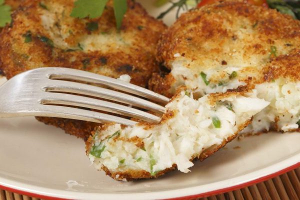 Easy to make fishcakes, with steamed fish crumbled into mashed potato and parsley mix, thickened with some flour, rolled in breadcrumbs and fried, served with a salad.