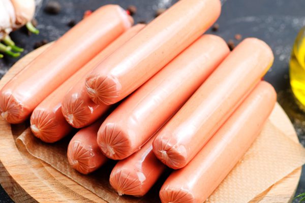 Рецепт домашних молочных сосисок