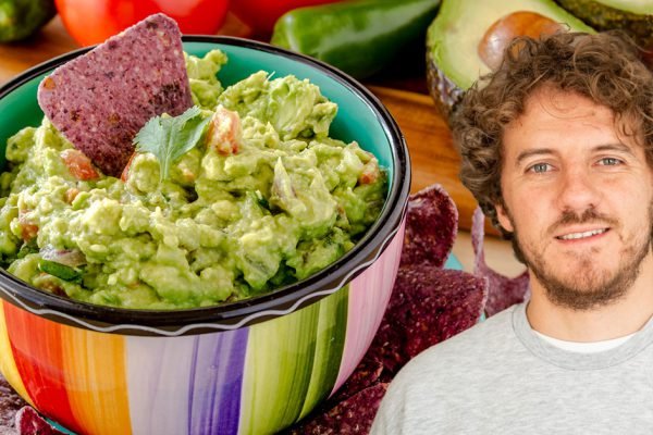 Улыбчивый шеф-повар Евгений Клопотенко рассказал, как приготовить домашний гуакамоле за 15 минут, сейчас лучшее время