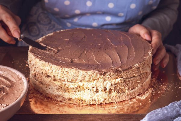 Тоскую по любимому Киеву, готовлю домашний «Киевский» торт, чтобы скрасить грусть