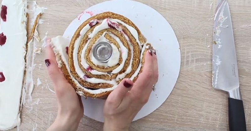 медовик с ягодами