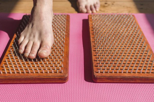 Что будет, если каждый день стоять на гвоздях