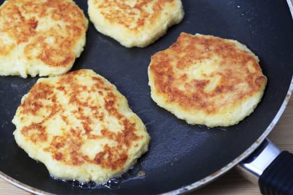 Как измельчить картофель для драников, чтобы свадьбу ими накормить