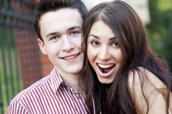 Нужно ли гнать друга жены в три шеи