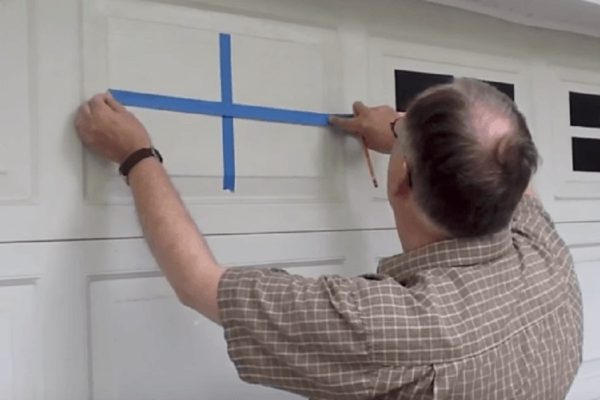 Что сделать с гаражной дверью, которая не радует своим видом