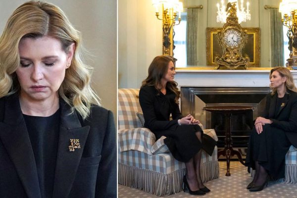 Первая леди Украины Елена Зеленская прибыла в Вестминстерский дворец, чтобы отдать дань уважения королеве Елизавете II