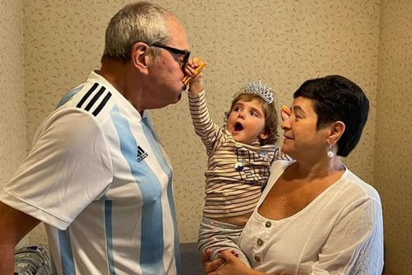 Эммануил Виторган умилительно поздравил свою двухлетнюю дочку Клару с днем рождения