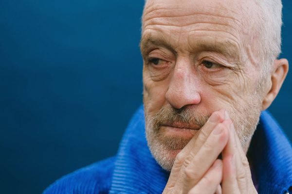 Седой «жених» сказал, что в нашем возрасте без штампа уже нельзя, так и быть, он согласен стать моим мужем