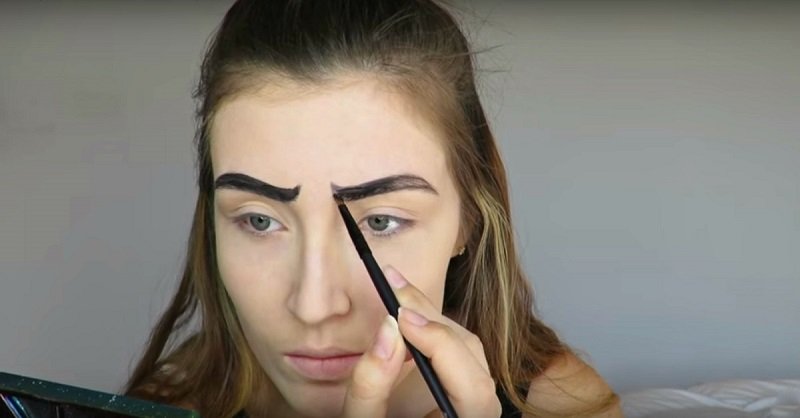 фантазийный макияж карандашом