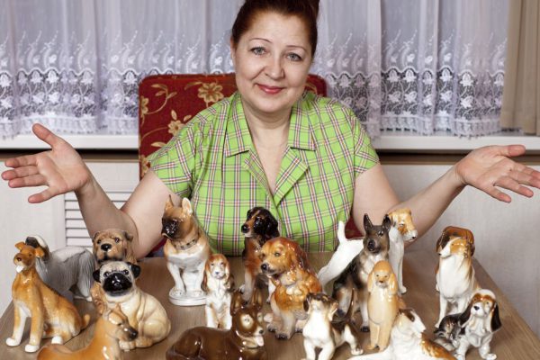 Антиквары охотятся за фарфоровыми статуэтками СССР, еду к бабушке проверить, имеются ли у нас ценные образцы