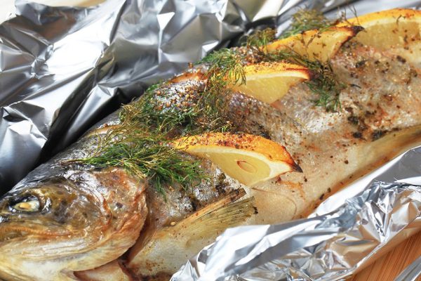 Фаршированная рыба по-еврейски! При помощи хитрого трюка блюдо получится превосходным.