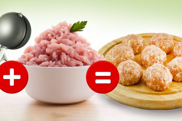 Раньше лепила кривые котлеты и тефтели разного размера, но повариха научила, как сделать их ровненькими и аппетитными